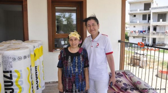 Yangınzedelere Kızılay'dan eşya yardımı