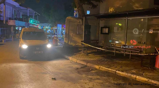 Yaşlı adam durakta ölü bulundu