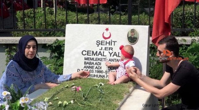6 aylık Hilal, annesiyle birlikte şehit dayısının kabrini ziyaret etti