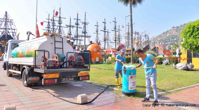 Alanya'da bayram boyunca 3 bin 404 ton atık toplandı