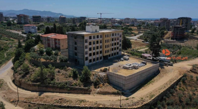 Alanya'da etüt merkezi ve yeni okul inşaatı devam ediyor