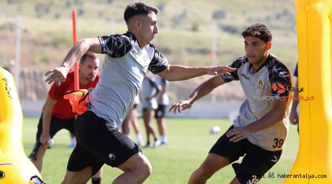 Alanyaspor, günü çift idmanla kapattı