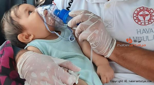 Ambulans helikopter, akrebin ısırdığı Göktuğ bebek için havalandı