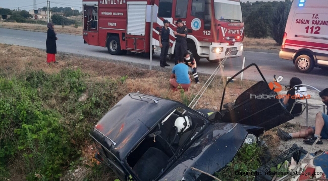 Antalya'da otomobil şarampole yuvarlandı: 5 yaralı