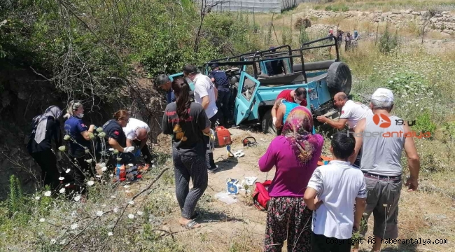 Antalya'da safari cipi şarampole yuvarlandı: 1 ölü, 9 yaralı !
