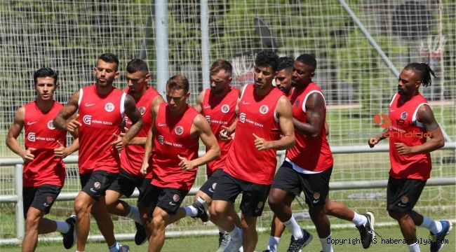 Antalyaspor, hazırlıklarına tesislerinde devam etti