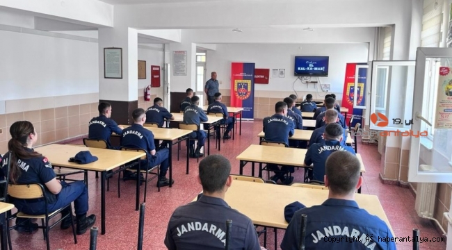 Cezaevinde görevli erlere KADES tanıtıldı
