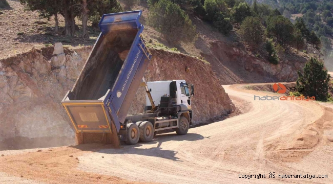 Elmalı Yuva Mahallesi yayla yolunda yenileme çalışmaları tamamlanıyor