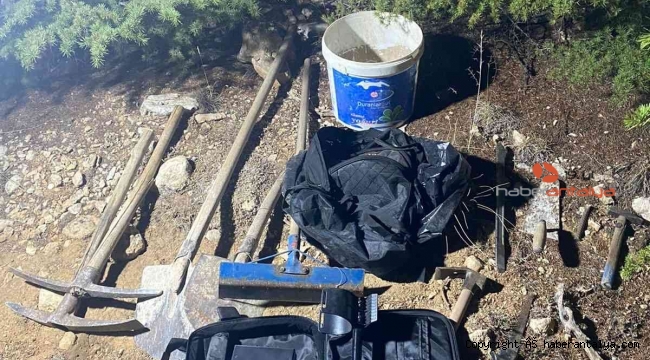 Elmalı'da kaçak kazıya jandarmadan suçüstü