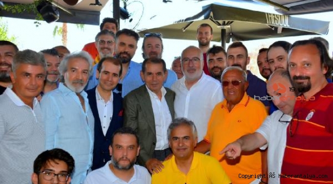 Galatasaray Antalya'da bayramlaştı