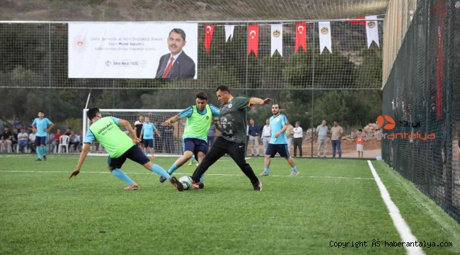 Güzelbağ Spor Alanı dostluk maçıyla açıldı