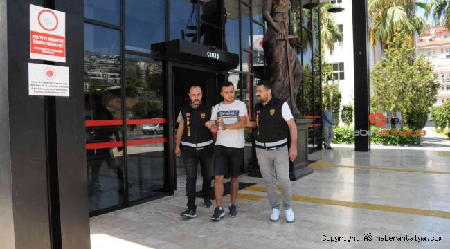 Hırsızlık suçundan 24 yılla aranan genç firari yakalandı