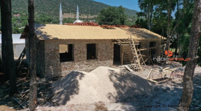 Kaş'taki yarım asırlık okul yeniden hayat buluyor