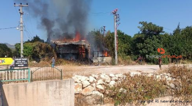 Kumluca'da çıkan yangında ev kül oldu