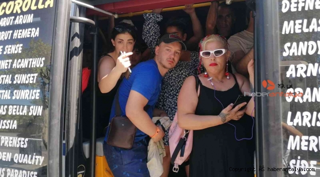 Turist çocuk, kalabalık minübüse alışık olmayınca bayıldı