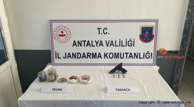 Turistlere uyuşturucu madde satan şüpheli yakalandı