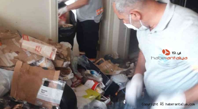 Türkiye'nin gündemine oturan çöp evdeki çocuk Antalya'ya teslim edildi