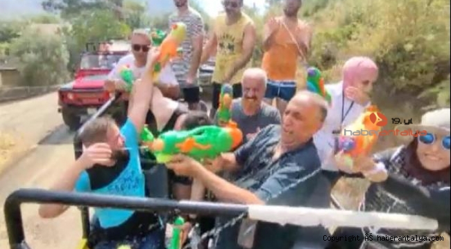 5 turistin öldüğü kaza öncesi safari cipinde son görüntüler ortaya çıktı