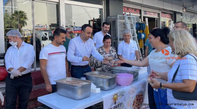 Ak Parti'den aşure ikramı