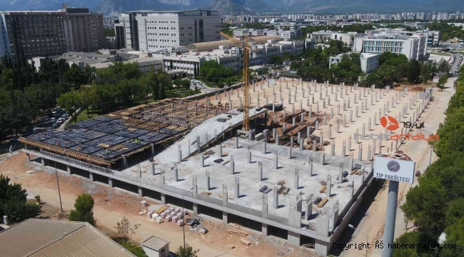 Akdeniz Üniversitesi katlı otoparkının yüzde 60'ı tamamlandı