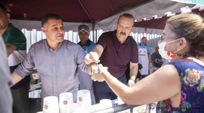 Alanya'da geleneksel aşure etkinliği