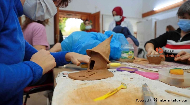 Alanya'da yaz dönemi el sanatları kursları başladı