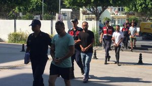 Antalya'da 20 kaçak göçmen yakalandı, 3 organizatör tutuklandı