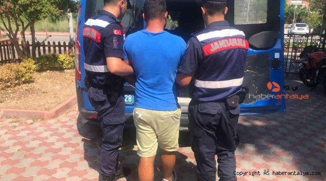 Antalya'da 8 farklı suçtan aranan firari yakalandı
