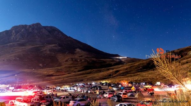 Antalya'da 'gök taşı' heyecanı