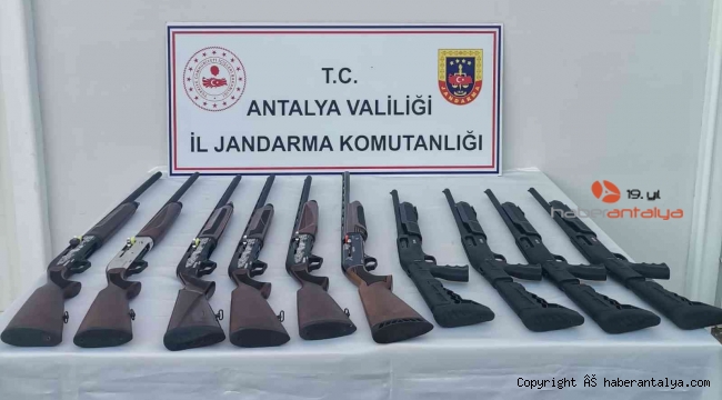 Antalya'da jandarma 10 adet ruhsatsız av tüfeği ele geçirdi
