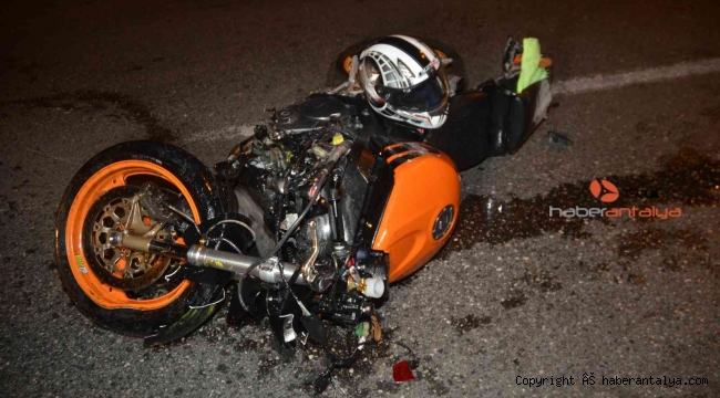 Antalya'da motosiklet kaza yapan araçlara çarptı