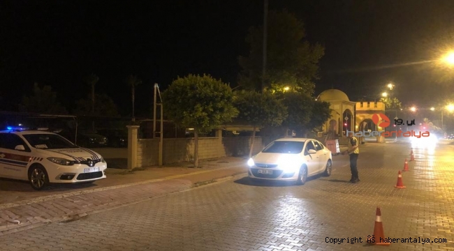 Antalya'da yerli ve yabancı turistlere alkol denetimi