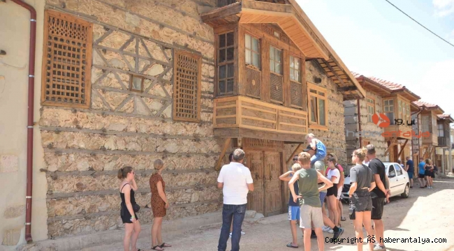 Antalya'nın düğmeli evlerine Avrupalı turist ilgisi