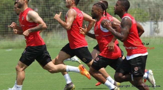 Antalyaspor, Galatasaray mağlubiyetini deplasmanda unutmayı hedefliyor 