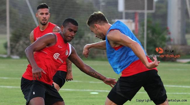 Antalyaspor tam kadro Trabzonspor maçına hazırlanıyor