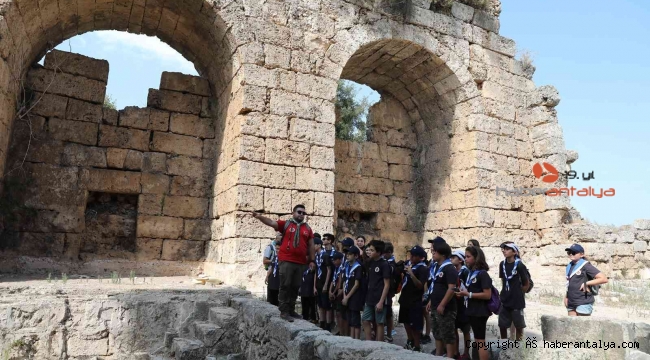 Büyükşehirin izcileri Perge Antik Kenti'nde