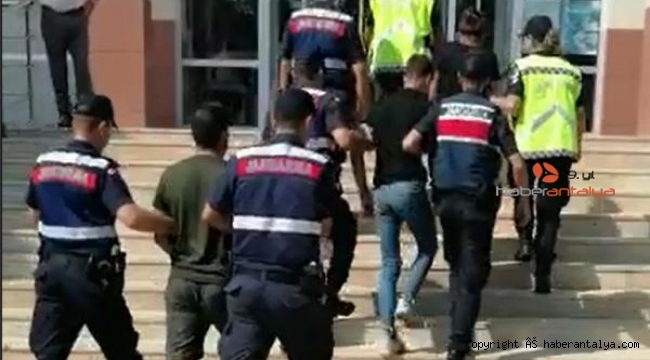 Camiden keçiboynuzu çalan 3 kişi tutuklandı