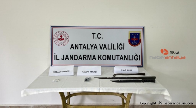 Cezaevi firarisi suç aletleriyle jandarmaya takıldı