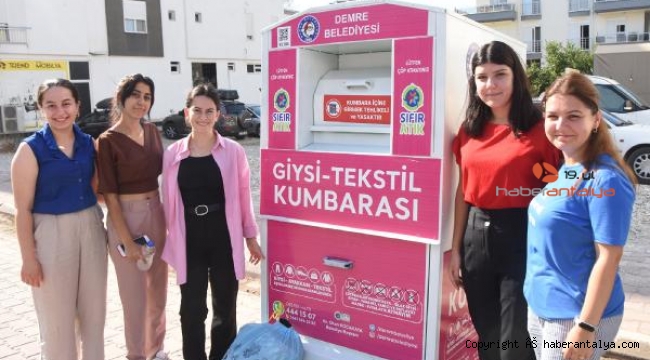 Demre'de caddelere giysi ve tekstil kumbarası