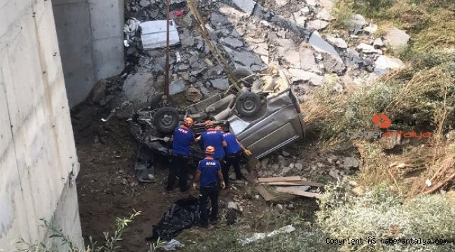 Hafif ticari araç şarampole yuvarlandı