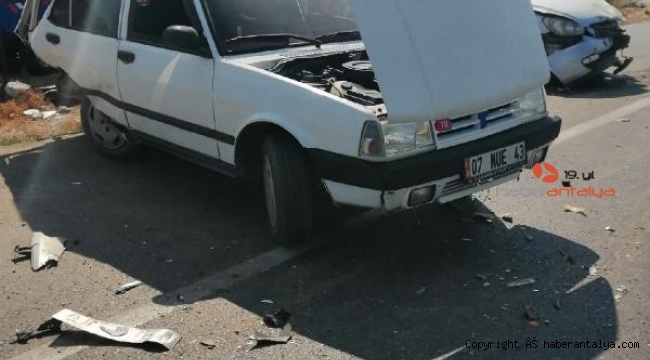 İki otomobil çarpıştı: 4 yaralı