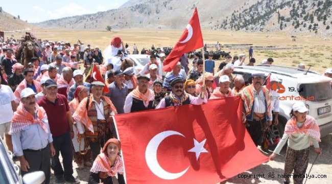 Kaş'ta Yörük göçü canlandırıldı