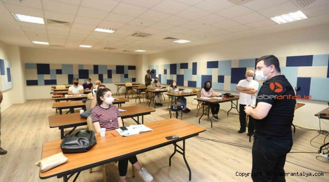 Kepez Yabancı Diller Akademisi'nin yeni dönem kayıtları başladı