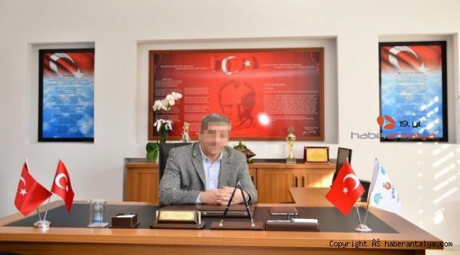 Kitap satışı geliriyle odasını yenileten müdüre soruşturma 