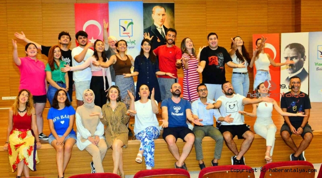 Manavgat Kent Tiyatrosu'ndan, 'İki Yakanın Hikayesi'