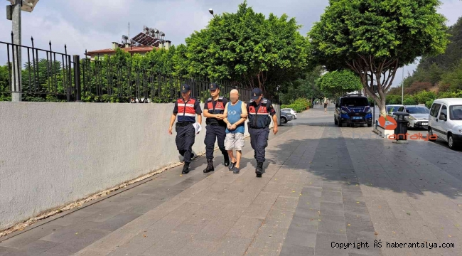 Manavgat'ta 8 suçtan aranan şüpheli, başkasına ait kimlikle yakaladı