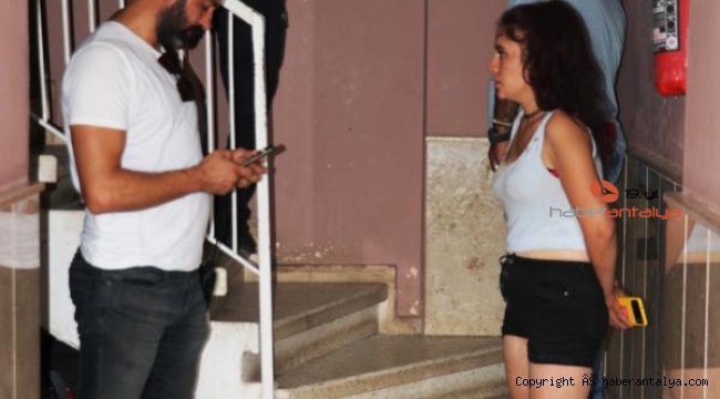 Merdivendeki gizemli kan, polisi alarma geçirdi