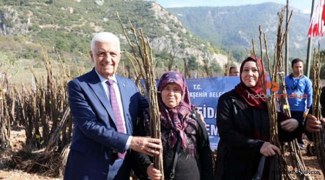 Muğla Büyükşehir Belediyesi'nden fidan ve tohum desteği