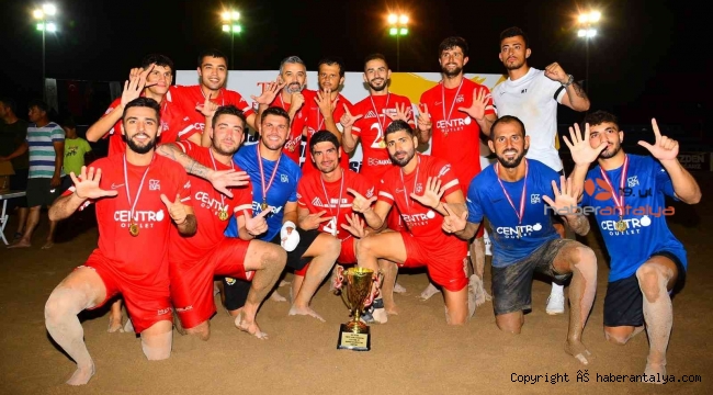 Plaj Futbolunda şampiyon Çimhan Sarılar Spor