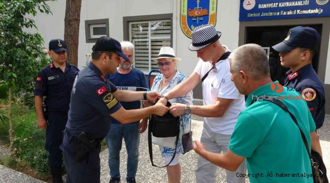 Rus çift Manavgat'ta servet unuttu !